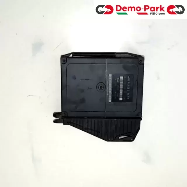 BODY COMPUTER Mercedes-benz E 210 820 38 26 0