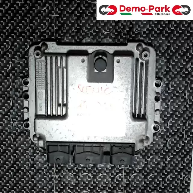 CENTRALINA MOTORE Renault SCENIC - 1.9 DCI BOSCH 0 281 011 776    8200391966 0