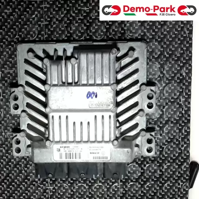 CENTRALINA MOTORE Renault MEGANE 1.5 DCI SIEMENS S122326107 A    SID301     8200495479 0