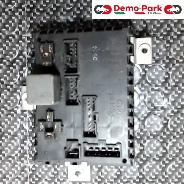 SCATOLA PORTA FUSIBILI Fiat PUNTO - I SERIE ILL. 1