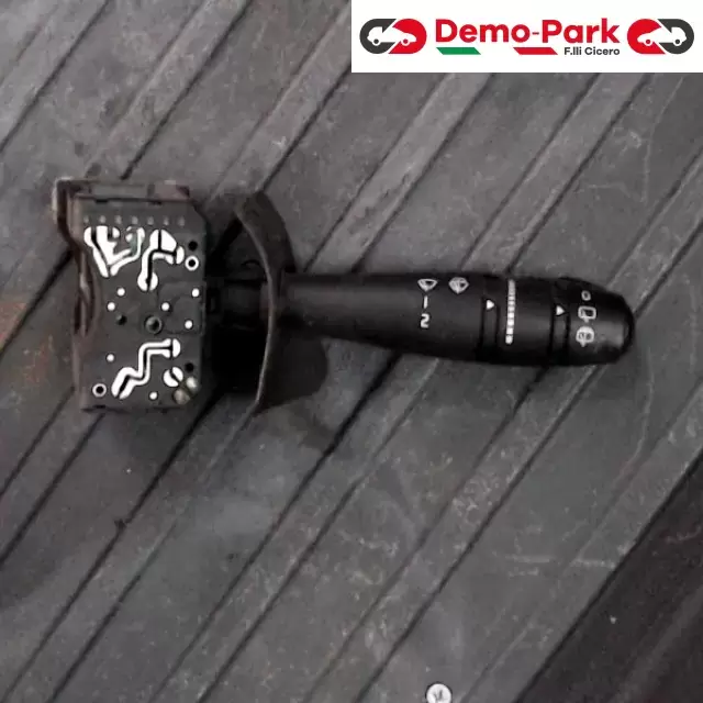 COMANDO TERGICRISTALLI Renault CLIO - II SERIE  0