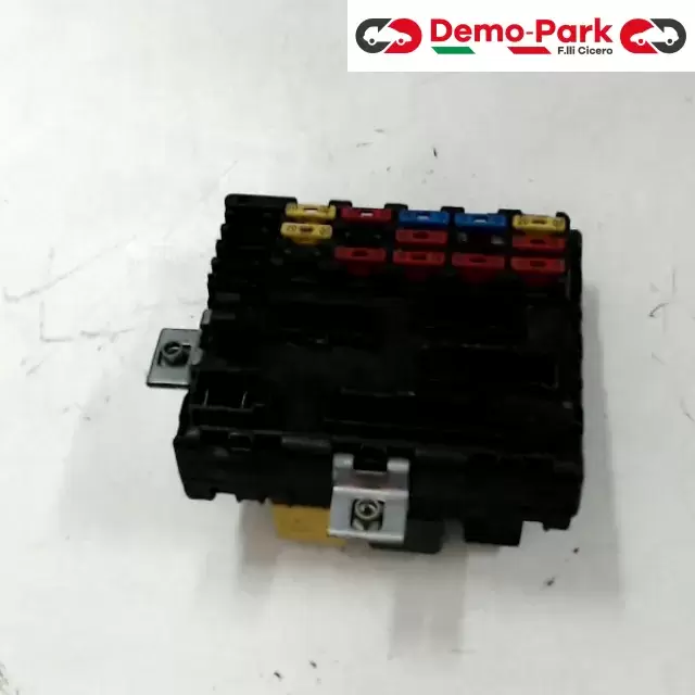 SCATOLA FUSIBILI Fiat PUNTO 75  0