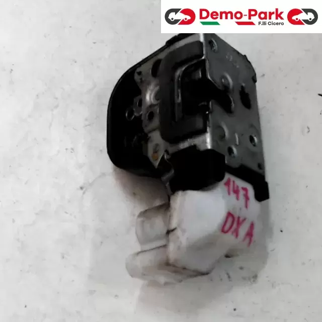 SERRATURA ANT. DX Alfa Romeo 147  0
