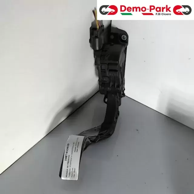 PEDALE SX FRIZIONE  Ford FIESTA  1.4 TDCI 2S61-9F836-AA 0