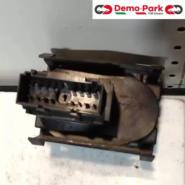 ACCENSIONE LUCE Ford FOCUS 4M5T 13A024 AA 1