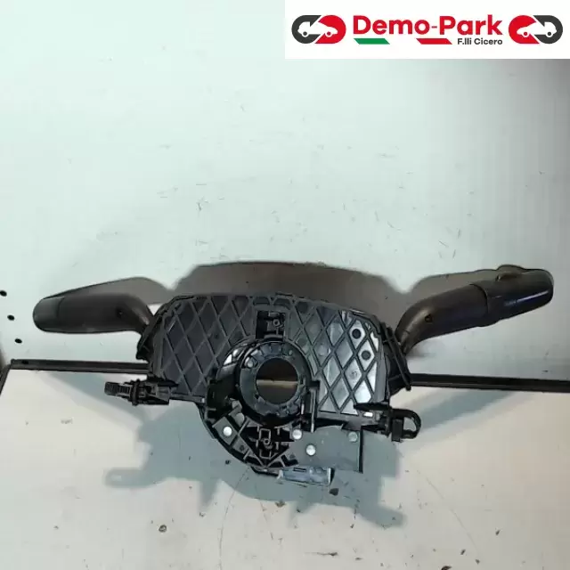 CAMBIO LUCI Mazda 2 3M71-13N064-BC 1