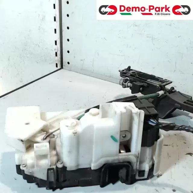 SERRATURA ANT DX Lancia YPSILON II SERIE 51739843 2