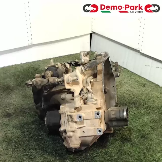 CAMBIO  Toyota YARIS (y 11219173) 1