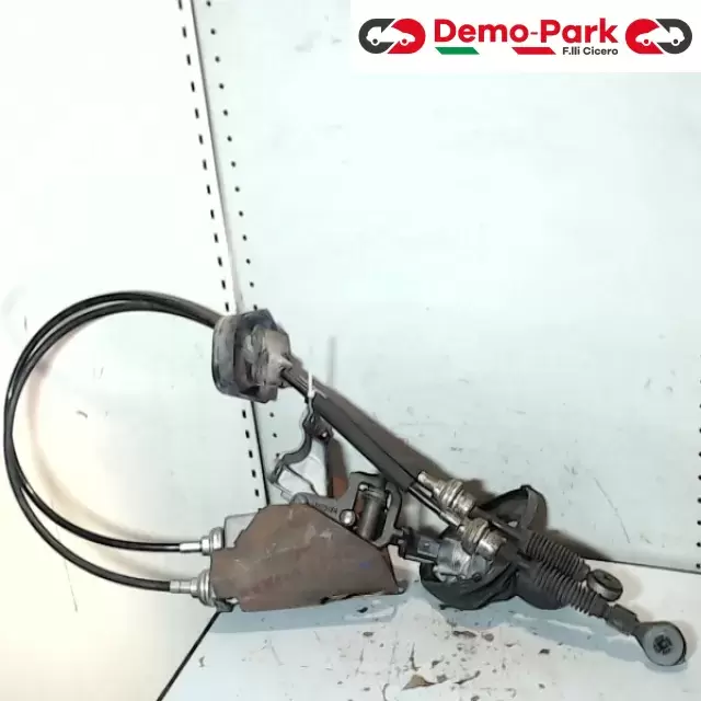 LEVA CAMBIO LEVERAGGIO TRAFFIC - VIVARO Opel VIVARO 2.0 CDTI 4913512R 0