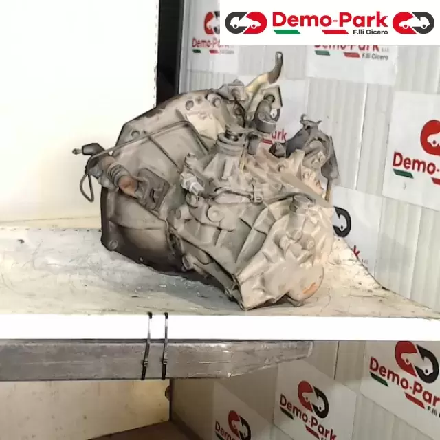 CAMBIO TOYOTA YARIS  Toyota YARIS 1.0 16V  2