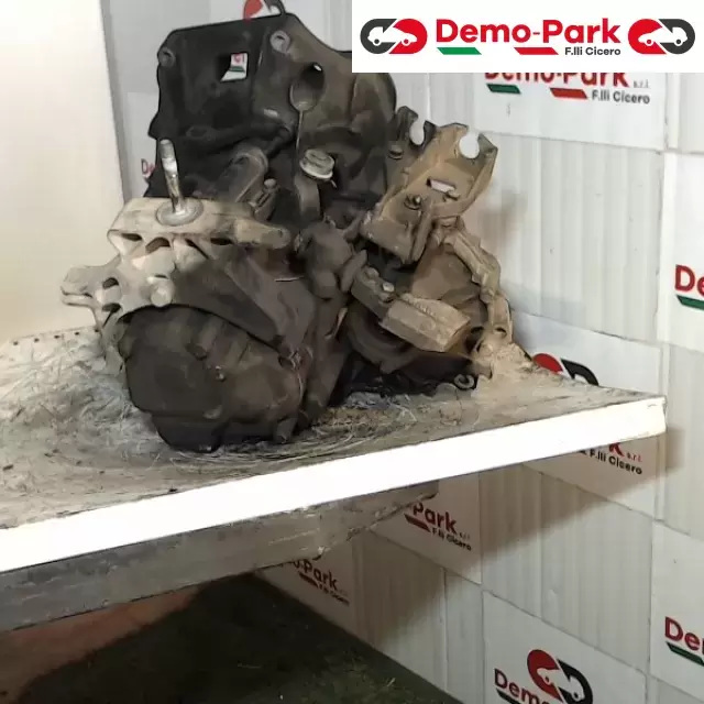 CAMBIO FIAT PUNTO 188 1.3 MJET  Fiat PUNTO 188 - 1.3 Mjet 48749869 1