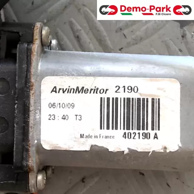 ALZAVETRO POST DX QASHQAI Nissan QASHQAI 402190A 2