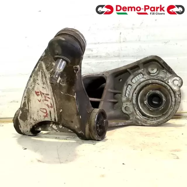 BRACCIO OSCILLANTE SUPERIORE DX ALFA 147 2° SERIE Alfa Romeo 147 - 1.9 JTD 51764252 1