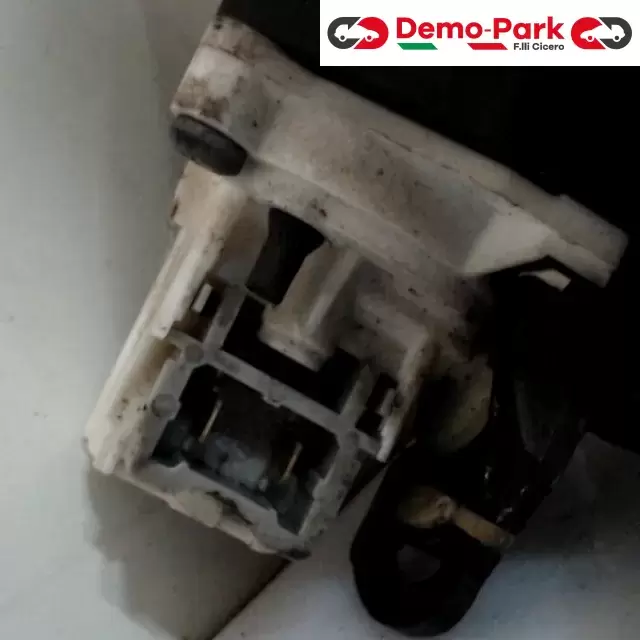 MANIGLIA PORTELLONE POSTERIORE Renault CLIO -  II SERIE 8200060918 2