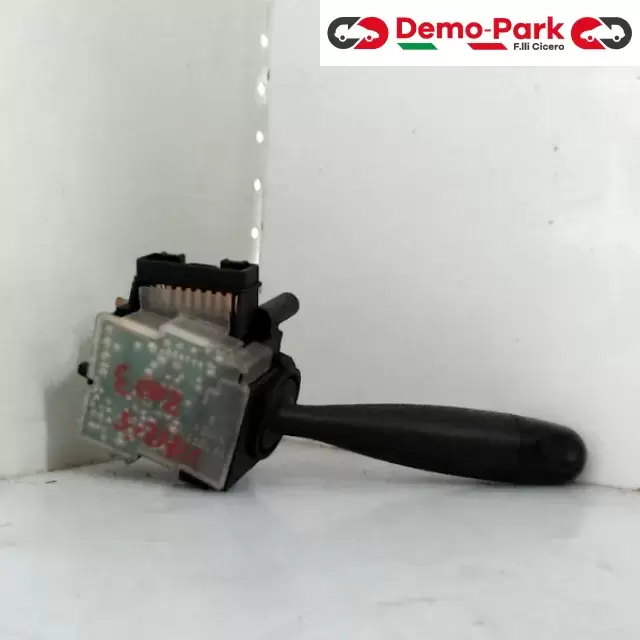 LEVA COMANDO TERGICRISTALLO Toyota YARIS 175647 1