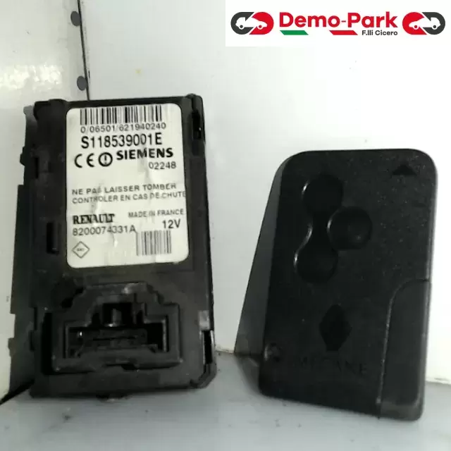 LETTORE SCHEDA  Renault MEGANE S118539001E 0