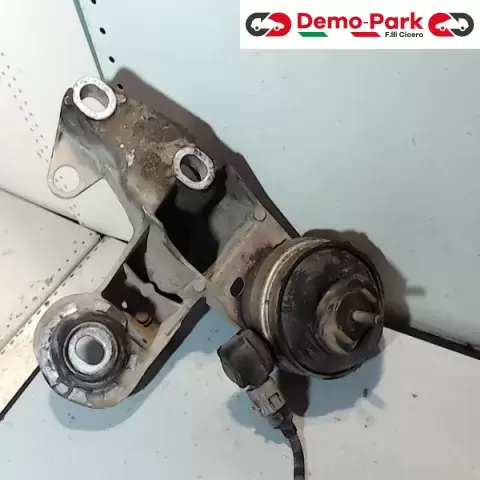 SUPPORTO MOTORE ANT SX Audi A4 AVANT 1.9 TDI 8E0 199 351 0
